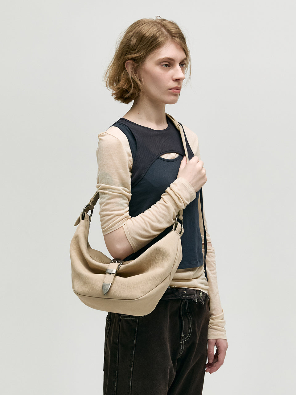 BELTED HOBO MEDIUM_nude nubuck