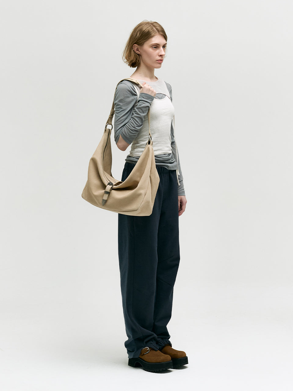 BELTED HOBO_nude nubuck